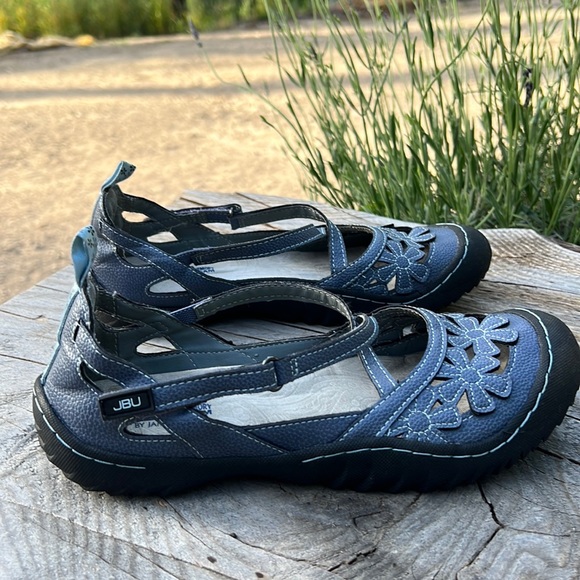 JBU Magnolia woman’s sz 8.5 sandals.  Memory foam insole grippy tread blue gray - Picture 3 of 6